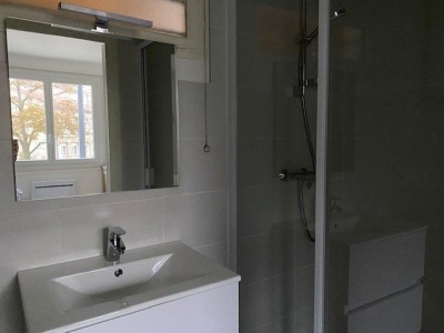 STUDIO A LOUER - ST ETIENNE CENTRE VILLE - 21.81 m2 - 320 € charges comprises par mois