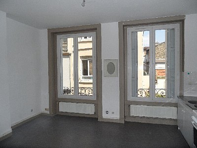 STUDIO A LOUER - ST ETIENNE ECOLE ARCHITECTURE - 27.55 m2 - 340€ charges comprises par mois