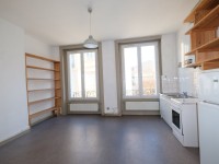 STUDIO A LOUER - ST ETIENNE ECOLE ARCHITECTURE - 27.55 m2 - 350 &euro; charges comprises par mois