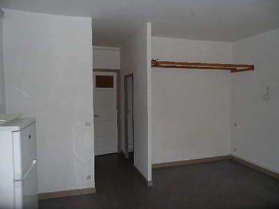 STUDIO A LOUER - ST ETIENNE ECOLE ARCHITECTURE - 27.55 m2 - 340€ charges comprises par mois