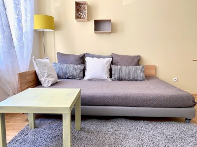 STUDIO A LOUER - ST ETIENNE FACULTE / CENTRE DEUX - 26.75 m2 - 402 € charges comprises par mois