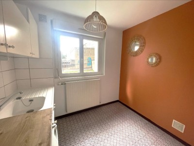 STUDIO A LOUER - ST ETIENNE FAURIEL - 30 m2 - 395€ charges comprises par mois