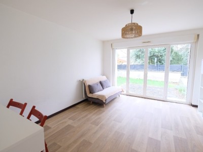 STUDIO A LOUER - ST ETIENNE FAURIEL - 30 m2 - 395€ charges comprises par mois