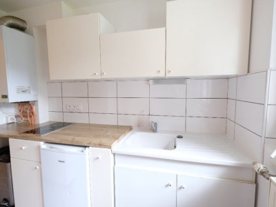 STUDIO A LOUER - ST ETIENNE FAURIEL - 30 m2 - 395€ charges comprises par mois