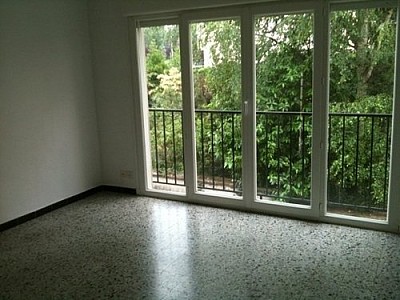 STUDIO A LOUER - ST ETIENNE FAURIEL - 30 m2 - 385€ charges comprises par mois
