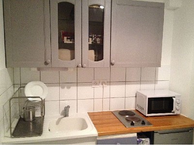 STUDIO A LOUER - ST ETIENNE FAURIEL - 26,83 m2 - 390 € charges comprises par mois