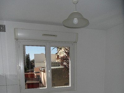 STUDIO A LOUER - ST ETIENNE FAURIEL - 30 m2 - 375€ charges comprises par mois