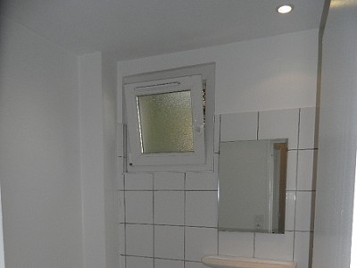 STUDIO A LOUER - ST ETIENNE FAURIEL - 30 m2 - 375€ charges comprises par mois