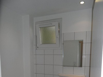 STUDIO A LOUER - ST ETIENNE FAURIEL - 30 m2 - 375€ charges comprises par mois