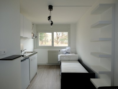 STUDIO A LOUER - ST ETIENNE FAURIEL - 12.84 m2 - 340�&euro; charges comprises par mois