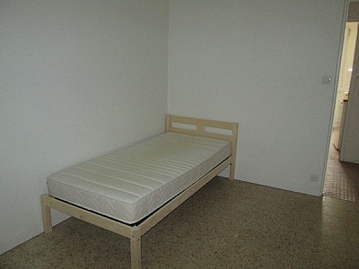 STUDIO A LOUER - ST ETIENNE FAURIEL - 30 m2 - 360€ charges comprises par mois