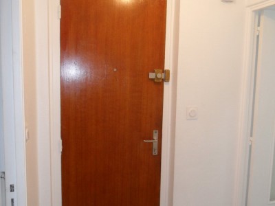 STUDIO A LOUER - ST ETIENNE FAURIEL - 30 m2 - 375�&euro; charges comprises par mois