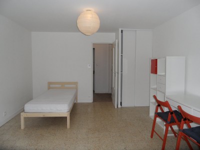 STUDIO A LOUER - ST ETIENNE FAURIEL - 30 m2 - 375�&euro; charges comprises par mois