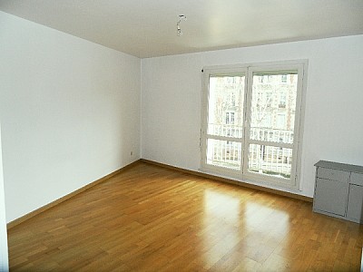 STUDIO A LOUER - ST ETIENNE FAURIEL - 31.5 m2 - 400€ charges comprises par mois