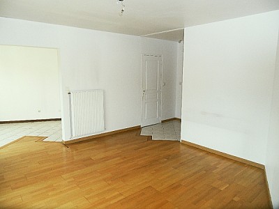 STUDIO A LOUER - ST ETIENNE FAURIEL - 31.5 m2 - 400€ charges comprises par mois