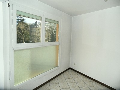 STUDIO A LOUER - ST ETIENNE FAURIEL - 31.5 m2 - 400€ charges comprises par mois