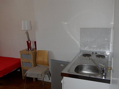 STUDIO A LOUER - ST ETIENNE LYCEE CLAUDE FAURIEL - 15.9 m2 - 345�&euro; charges comprises par mois