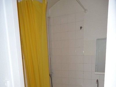 STUDIO - ST ETIENNE LYCEE FAURIEL - 12,7 m2 - LOUÉ