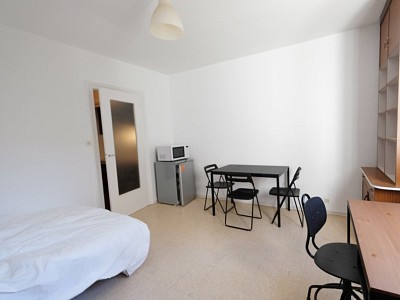 STUDIO A LOUER - ST ETIENNE PROXI.ISTP-ECOLE DES MINES - 24,23 m2 - 360 € charges comprises par mois