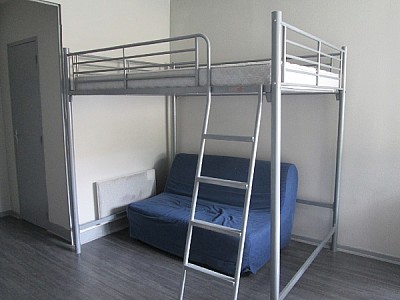 STUDIO A LOUER - ST ETIENNE BAS DE FAURIEL PROCHE VILLEBOEUF ET PLACE CHAVANELLE - 25.93 m2 - 320€ charges comprises par mois