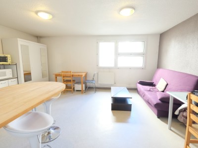 STUDIO A VENDRE - ST ETIENNE FACULTE / CENTRE DEUX - 26,39 m2 - 33000 €
