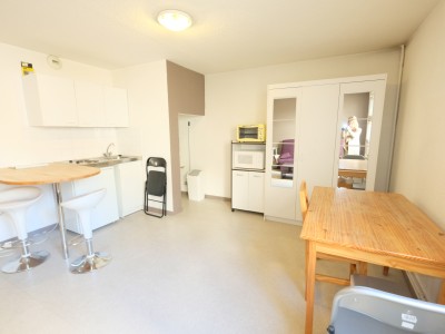 STUDIO A VENDRE - ST ETIENNE FACULTE / CENTRE DEUX - 26,39 m2 - 33000 €
