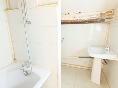 STUDIO A VENDRE - ST ETIENNE FAURIEL - 26.1 m2 - 45000€