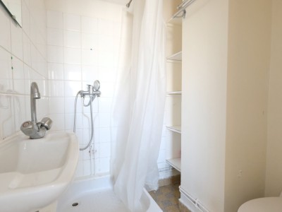 STUDIO A VENDRE - ST ETIENNE FAURIEL - 14.22 m2 - 29000€