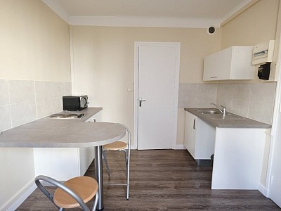 APPARTEMENT T1 A LOUER - ST ETIENNE BADOUILLRE - 28.77 m2 - 405€ charges comprises par mois