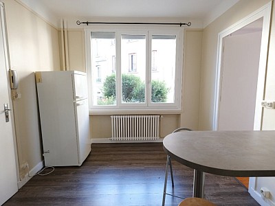 APPARTEMENT T1 A LOUER - ST ETIENNE BADOUILLRE - 28.77 m2 - 405€ charges comprises par mois