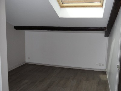 APPARTEMENT T1 A LOUER - ST ETIENNE BADOUILL�RE - 23 m2 - 295�&euro; charges comprises par mois