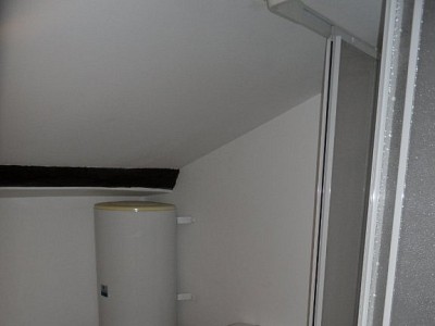 APPARTEMENT T1 A LOUER - ST ETIENNE BADOUILL�RE - 23 m2 - 295�&euro; charges comprises par mois