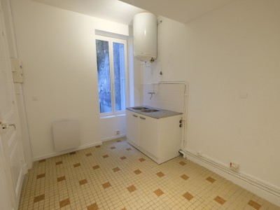 APPARTEMENT T1 A LOUER - ST ETIENNE BELLEVUE - 30 m2 - 356 € charges comprises par mois