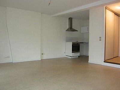 APPARTEMENT T1 A LOUER - ST ETIENNE CENTRE VILLE - 32.09 m2 - 355€ charges comprises par mois