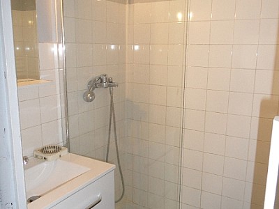 APPARTEMENT T1 A LOUER - ST ETIENNE CENTRE VILLE - 24 m2 - 270 € charges comprises par mois