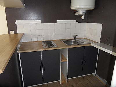 APPARTEMENT T1 A LOUER - ST ETIENNE CENTRE VILLE - 24 m2 - 270 € charges comprises par mois