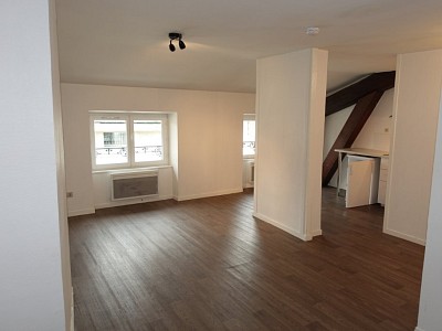 APPARTEMENT T1 A LOUER - ST ETIENNE CENTRE VILLE - 34.49 m2 - 360€ charges comprises par mois