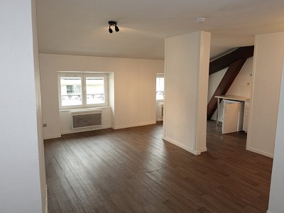 APPARTEMENT T1 A LOUER - ST ETIENNE CENTRE VILLE - 34.49 m2 - 350 € charges comprises par mois