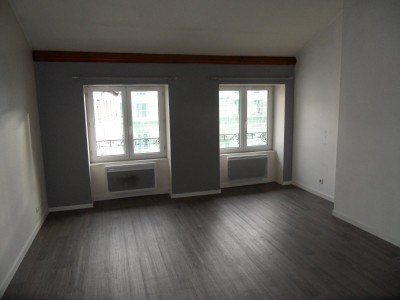 APPARTEMENT T1 A LOUER - ST ETIENNE CENTRE VILLE - 31.04 m2 - 365 € charges comprises par mois
