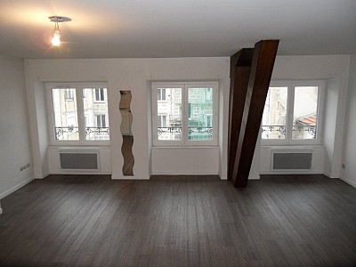 APPARTEMENT T1 A LOUER - ST ETIENNE CENTRE VILLE - 33,48 m2 - 360 € charges comprises par mois