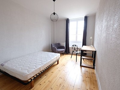 APPARTEMENT T1 A LOUER - ST ETIENNE CENTRE VILLE - 39 m2 - 475 &euro; charges comprises par mois