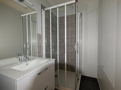 APPARTEMENT T1 A LOUER - ST ETIENNE CENTRE VILLE - 39 m2 - 475 &euro; charges comprises par mois