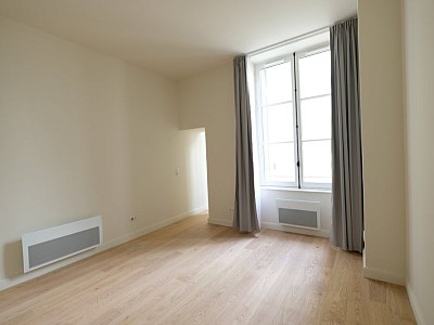 APPARTEMENT T1 A LOUER - ST ETIENNE CENTRE VILLE - 42.69 m2 - 465�&euro; charges comprises par mois