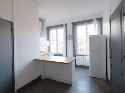 APPARTEMENT T1 A LOUER - ST ETIENNE CENTRE VILLE - 29.6 m2 - 395 € charges comprises par mois