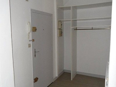 APPARTEMENT T1 A LOUER - ST ETIENNE CENTRE VILLE - 45.18 m2 - 375€ charges comprises par mois