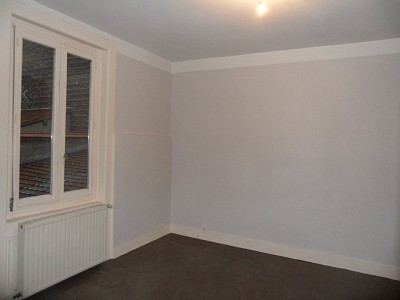 APPARTEMENT T1 A LOUER - ST ETIENNE FACULTE / CENTRE DEUX - 36,4 m2 - 300 € charges comprises par mois