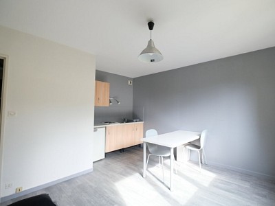 APPARTEMENT T1 A LOUER - ST ETIENNE FACULTE / CENTRE DEUX - 23,6 m2 - 330 € charges comprises par mois