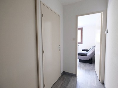 APPARTEMENT T1 A LOUER - ST ETIENNE FACULTE / CENTRE DEUX - 23,6 m2 - 330 € charges comprises par mois