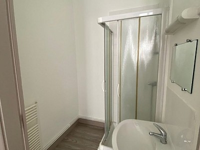 APPARTEMENT T1 A LOUER - ST ETIENNE FACULTE / CENTRE DEUX - 39.83 m2 - 399 € charges comprises par mois