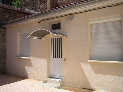 APPARTEMENT T1 A LOUER - ST ETIENNE FAURIEL - 23,34 m2 - 340 € charges comprises par mois